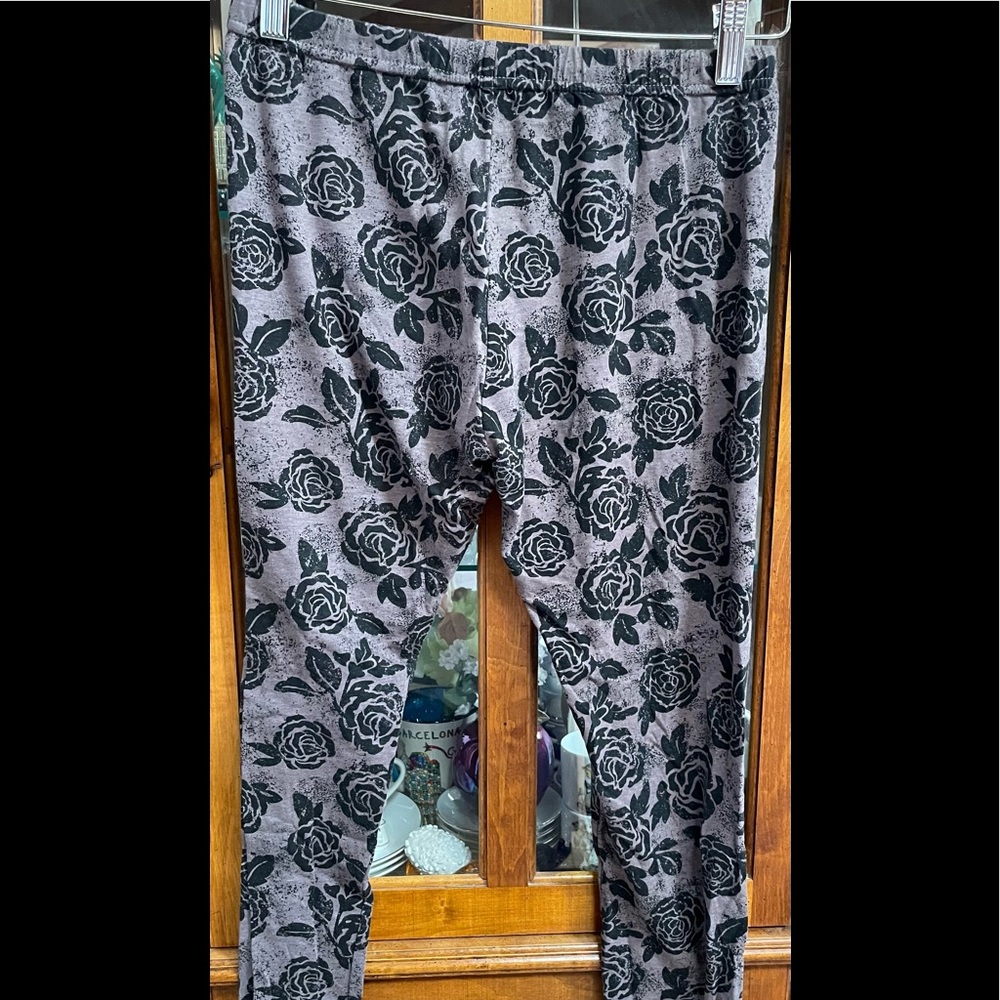Gray rose leggings - Picture 2 of 3